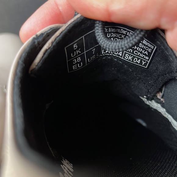 DR. MARTENS Audrick 3i - Vintage Taupe Nappa Lux, SIZE 7 US - Picture 9 of 10